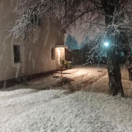 דירות ליבנו Apartman Lili מראה חיצוני תמונה