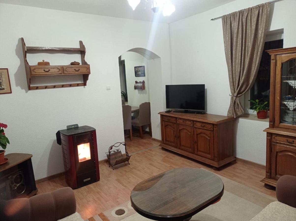 דירות ליבנו Apartman Lili מראה חיצוני תמונה