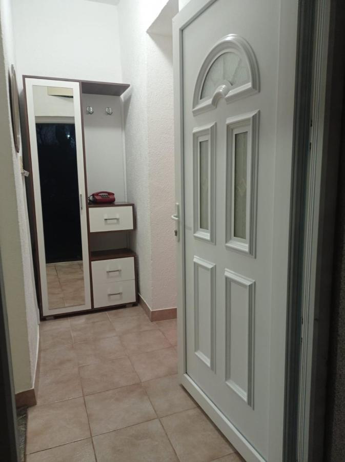 דירות ליבנו Apartman Lili מראה חיצוני תמונה